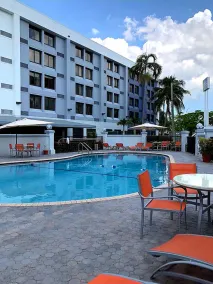Holiday Inn Express & Suites Miami - Hialeah by IHG - Basseng