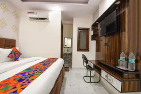 FabHotel NP International - Nehru Place Market - Rom