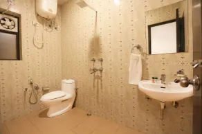 Hotel Ravin - Bathroom