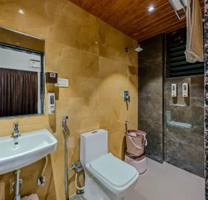 Hotel Grand Heritage Badami - Bathroom