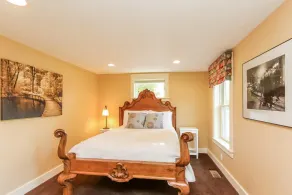 Nightingale apt with hot tub walk to Saugatuck - Exterior