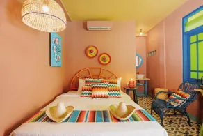 Por Aqui Stay & Dine - Room