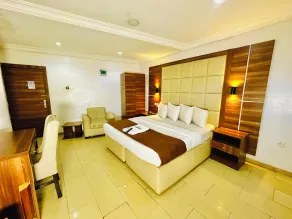 Presken Hotel Alade, Ikeja - Zimmer