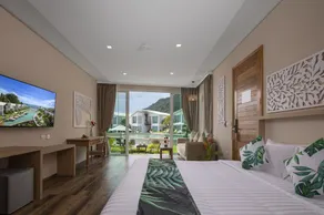 Vannee Golden Sands Beachfront Resort - Room