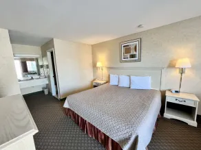 Court Plaza Inn & Suites of Mackinaw - Chambre