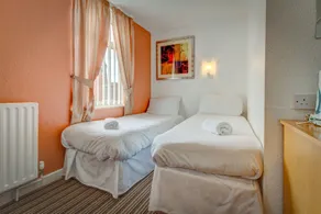 The Sandringham Court Hotel & Apartment Welcoming Large and Small Groups for 16 years - Chambre