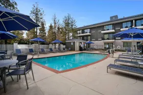 La Quinta by Wyndham Oakland - Hayward - Pool