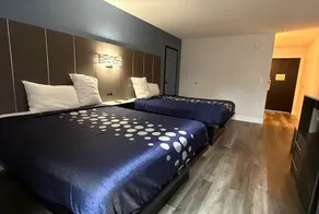  Coratel Inn and Suites By Jasper La Crosse - Chambre