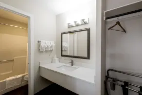 Super 8 by Wyndham Williams West Route 66 - Grand Canyon Area - Salle de bain
