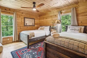 Pet-Friendly Lake Lure Cabin w/ Outdoor Oasis! - Innvendig