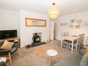 The Lanterns - Living area