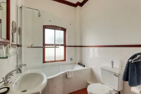 Berg en Zee Guesthouse - Baño