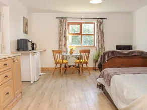 Wheatfield Lodge - Room