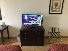 Days Inn & Suites by Wyndham Conroe North - Room