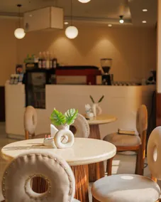 The Eliot Hotel & Banquet - Restaurant
