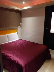 Meets Happy Hotel - Room