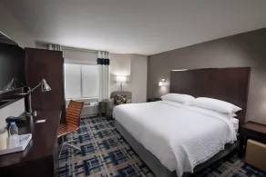 Four Points by Sheraton Charlotte - Lake Norman - Room