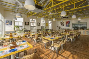 Bedzzz Varanasi by Leisure Hotels, 1 Km from Dashwasamedh Ghat - Restaurant