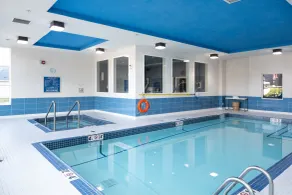 Four Points by Sheraton Edmonton International Airport - Piscine