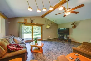 Wooded Applegate Retreat w/ Private Trail Access - Interiør