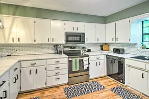 Deck & Resort Amenities: Hot Springs Home! - Interiør