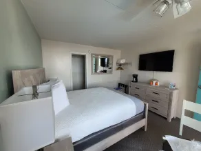 Aquarius Oceanfront Inn - Rum