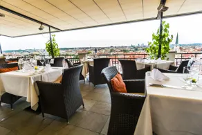 Golden Well - Restaurant
