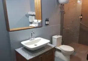 BluSalzz Escapade Resort Lansdowne - Bathroom