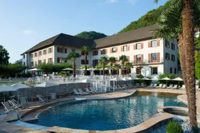 Hôtel Les Grillons - Piscine