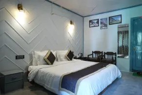 WATERFRONT PINE PAHALGAM - Zimmer