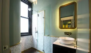 The Capsule Hotel - Baño