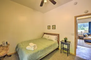 Secluded Camp Connell Home w/ Deck + Fireplace! - Innvendig