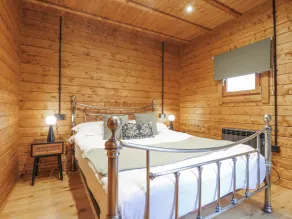Bee Hive - Room