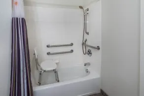 La Quinta Inn & Suites by Wyndham Loveland Estes Park - Salle de bain