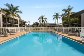 Ramada by Wyndham Cocoa - Pool