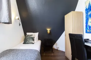 Quentin Museum Square Hotel - Chambre