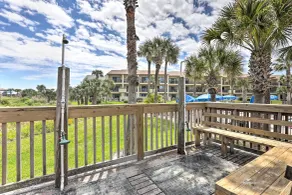 Beachside St Augustine Resort Condo, 6 Mi to Dtwn! - Intérieur