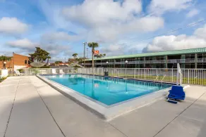 Econo Lodge Lake City-North - Pool
