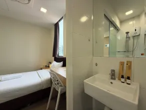 Aura Hotel Mackenzie - Bathroom