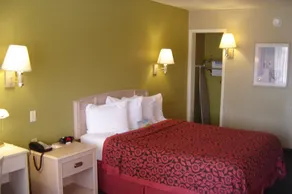 Days Inn by Wyndham Carlsbad - Chambre