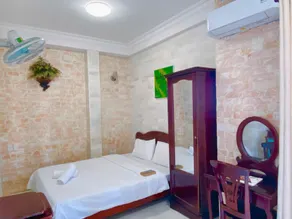 DK's Backpacker Hotel - Room