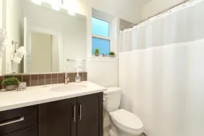 Remarkable home near Old Town, Breweries, & River! - Salle de bain