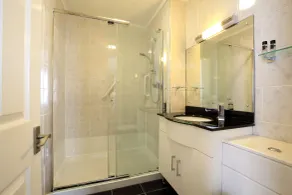 The Imperial Hotel - Baño