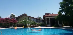 Aydos Club - Piscine