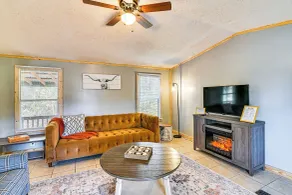Countryside Home w/ Pond & Pasture Views in Iuka! - Interiör