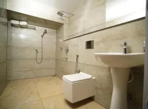 7 The Business Hotel - Bathroom