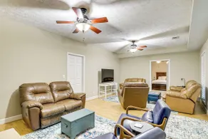 Secluded 6BR Sinclair Lake House w/ Dock - Innvendig