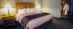 Junction Inn Suites & Conference Center - Zimmer