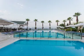 Falcon Hotel - Piscina