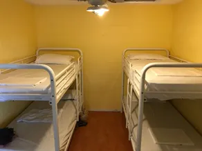 CALI Backpackers - Room